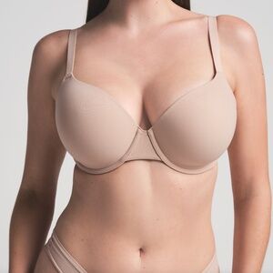 SKIMS *NWT Fits Everybody T-SHIRT BRA